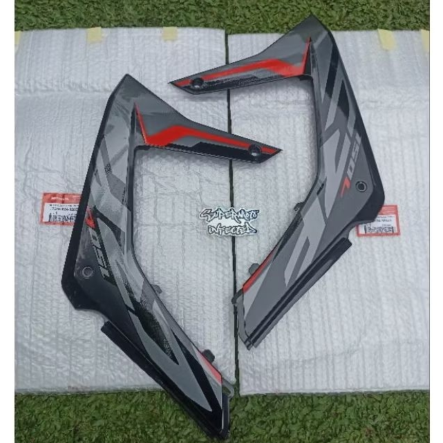 Cover Body bagian luar CRF 150L kanan kiri hitam+striping original