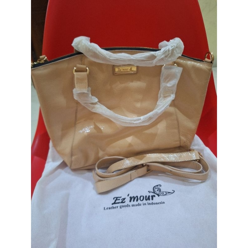 Tas Kulit Wanita merk Ezmour