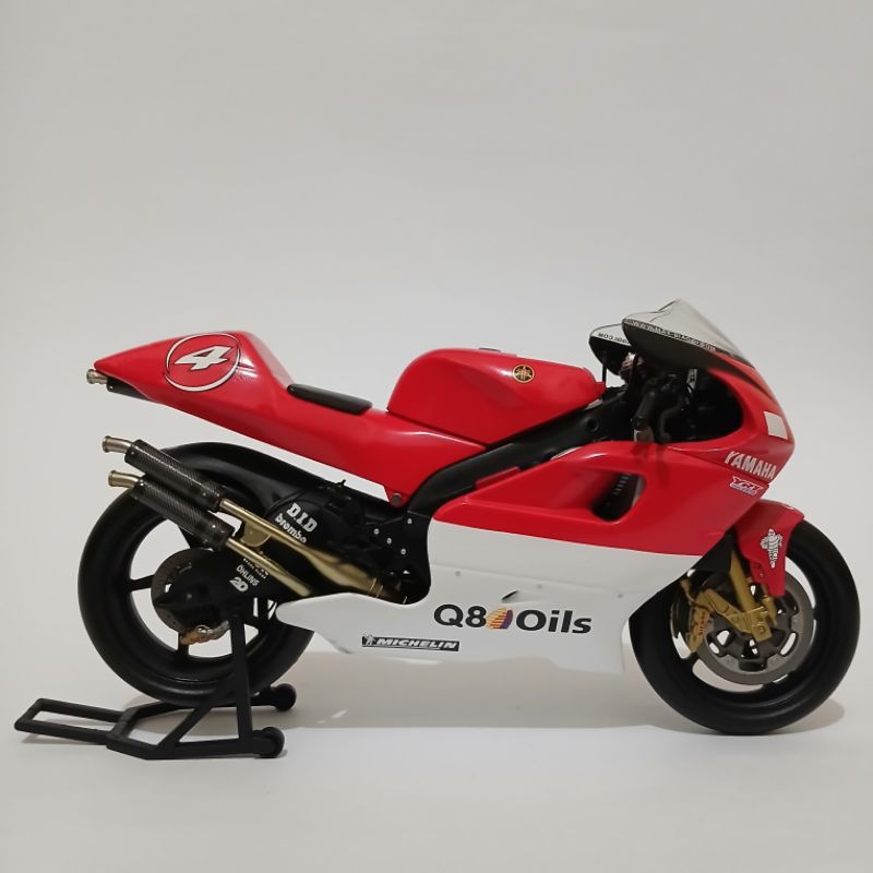 Diecast Motogp Minichamps 1/12 Yamaha YZR500 Max Biaggi 2000