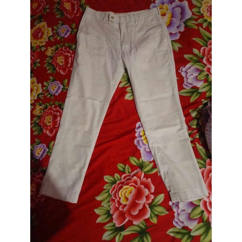 Celana chino Uniqlo