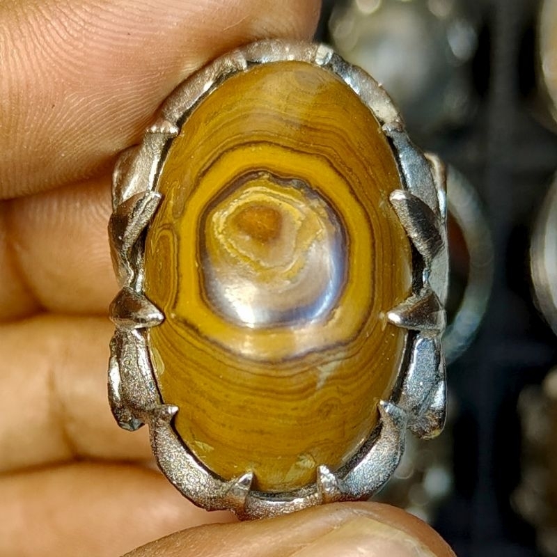 batu akik Jamal Madura motif mata puser