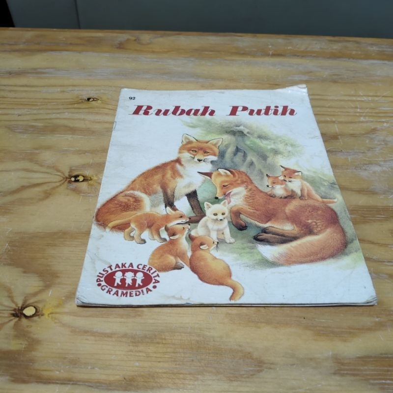 Buku Cerita Rubah Putih