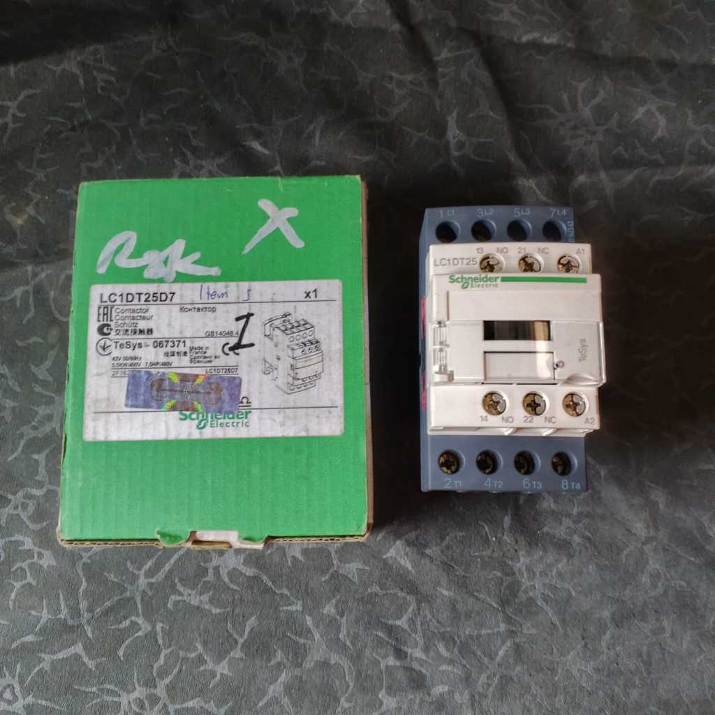 Contactor SCHNEIDER 25A 42V 50/60Hz