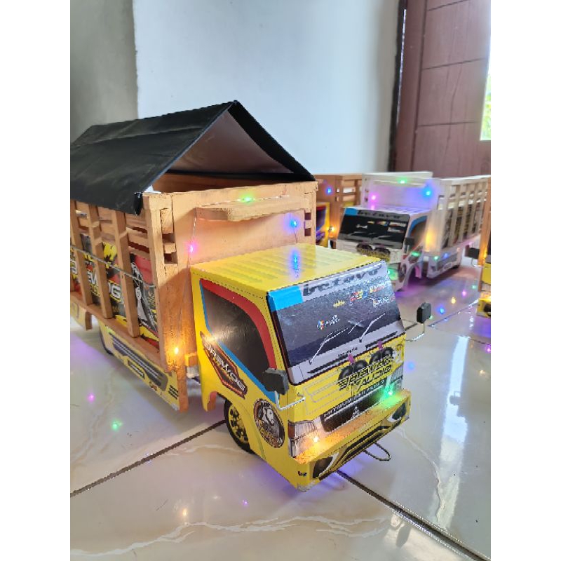 Mainan Miniatur Truk Oleng Jumbo kayu full lampu & terpal panjang 60 cm