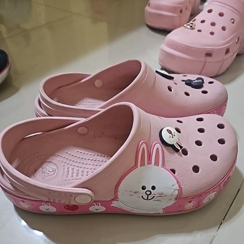 PRELOVED SENDAL CRO*S ANAK Perempuan Size W8 ORIGINAL/sendal bekas anak perempuan masih bagus