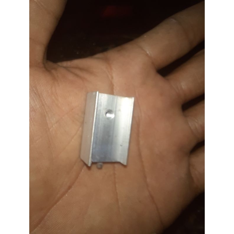 Heatsink transistor TO-220 bekas (15)