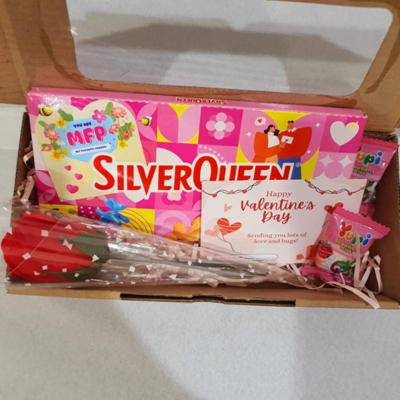 

Snackbox/Giftbox/Hamper Valentine / Birthday / Graduation : Buket & Sweet Choco