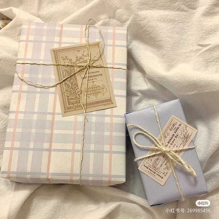 

CUSTOM GIFT BOX/HAMPERS TEMA PASTEL