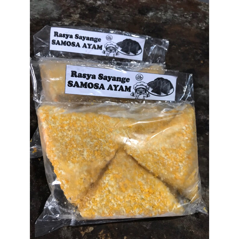 

risoles segitiga isi ayam suir 1pack(6 pcs)