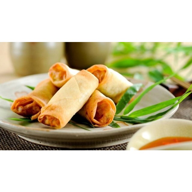 

lumpia frozen kulit pangsit goreng isi 12 pcs include Chilli oil Frozen halal