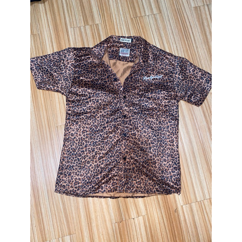 Kemeja Pria Motif Leopard