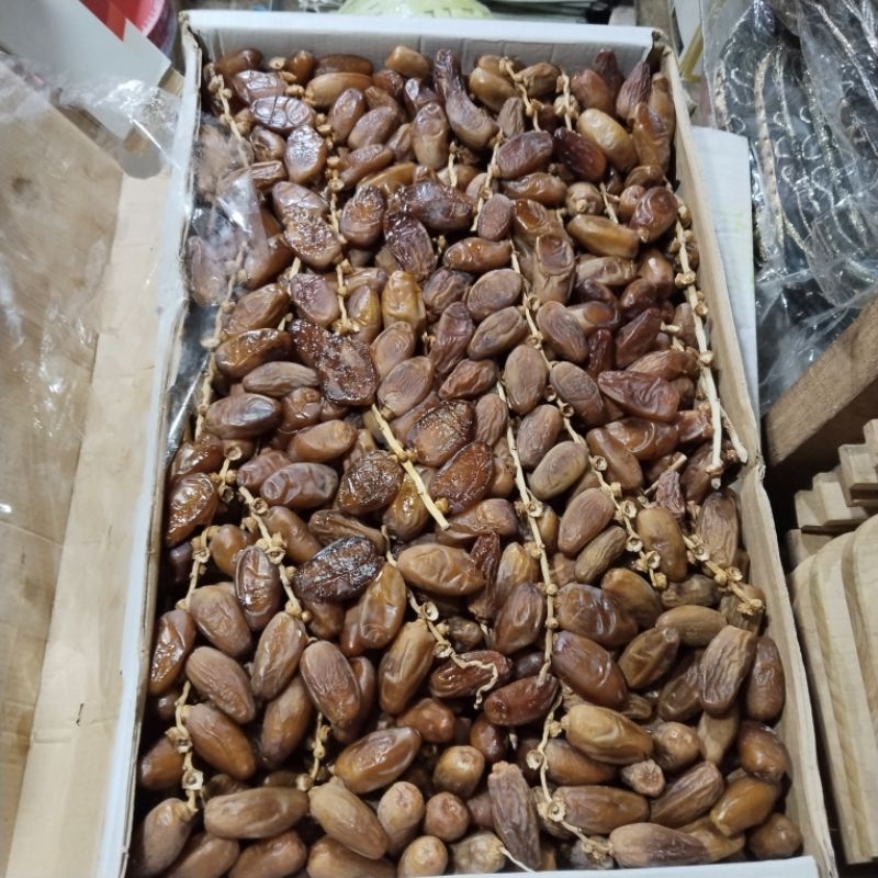 

Kurma Tangkai Mangkal Tunisia 1000g