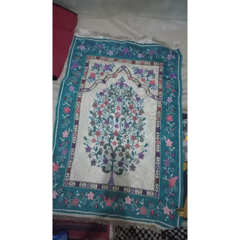 Sajadah Sholat Warna Biru Muda-Krem Masih Bagus