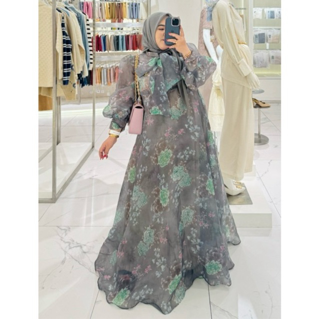 PRELOVED SHELLASAUKIA ORIGINAL SECOND BEKAS BALIKPAPAN SAMARINDA BUTTONSCARVES BS BNB VIVI ZUBEDI DR