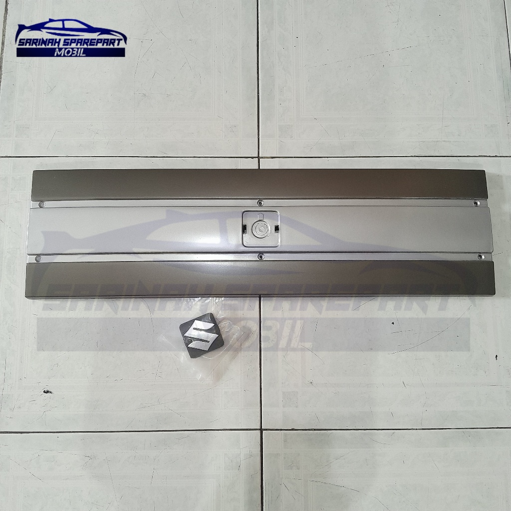 Grill Depan Carry ST100 1.0 Extra Warna Hitam Dengan Logo Suzuki