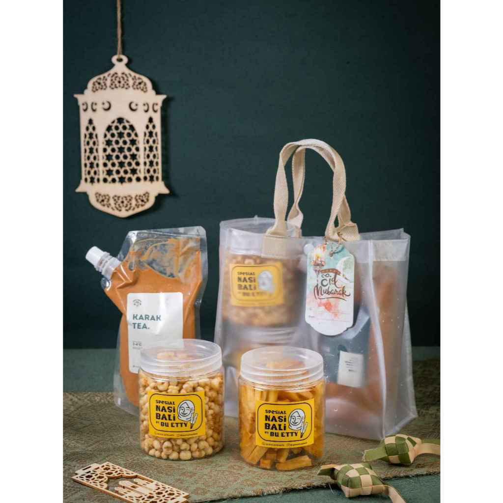 

Hampers Lebaran/ Idul Fitri Sruput Nendang Karak Tea 500 ml dan Snack Special Nasi Bali Bu Etty