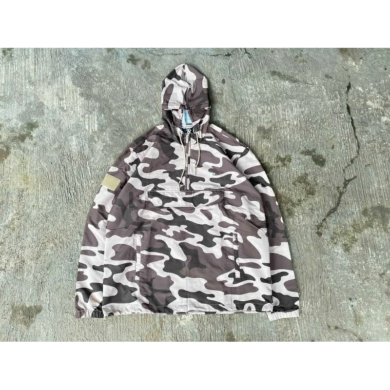 jaket anorak camo obey