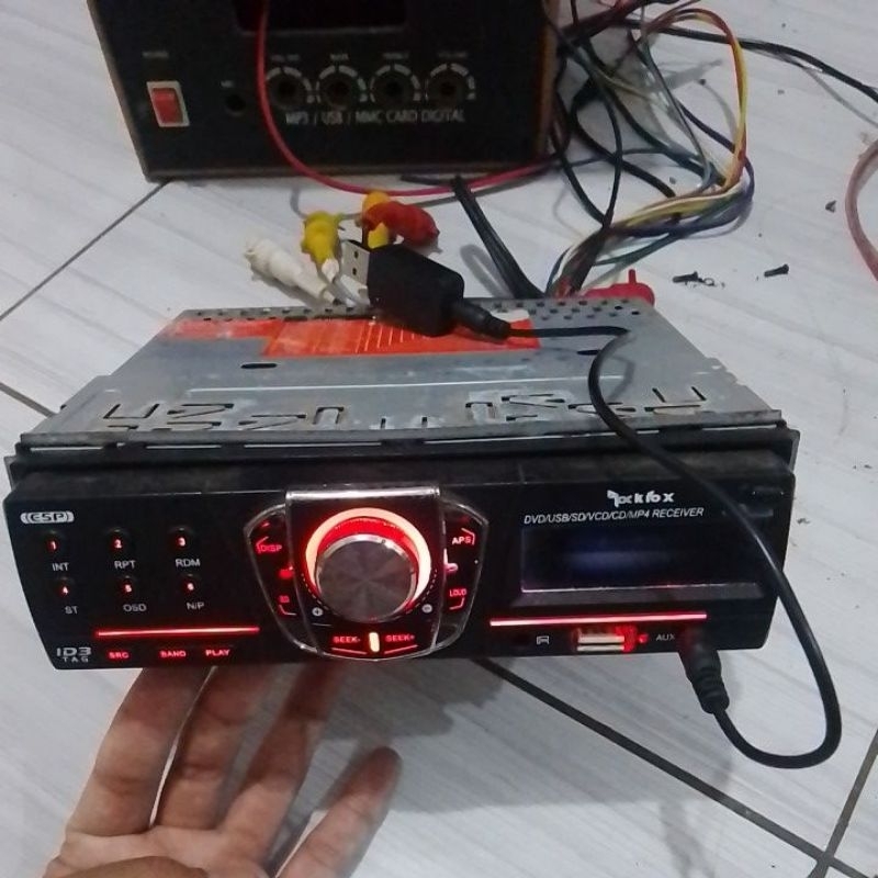 Tape Mobil Model DVD/VCD/CD