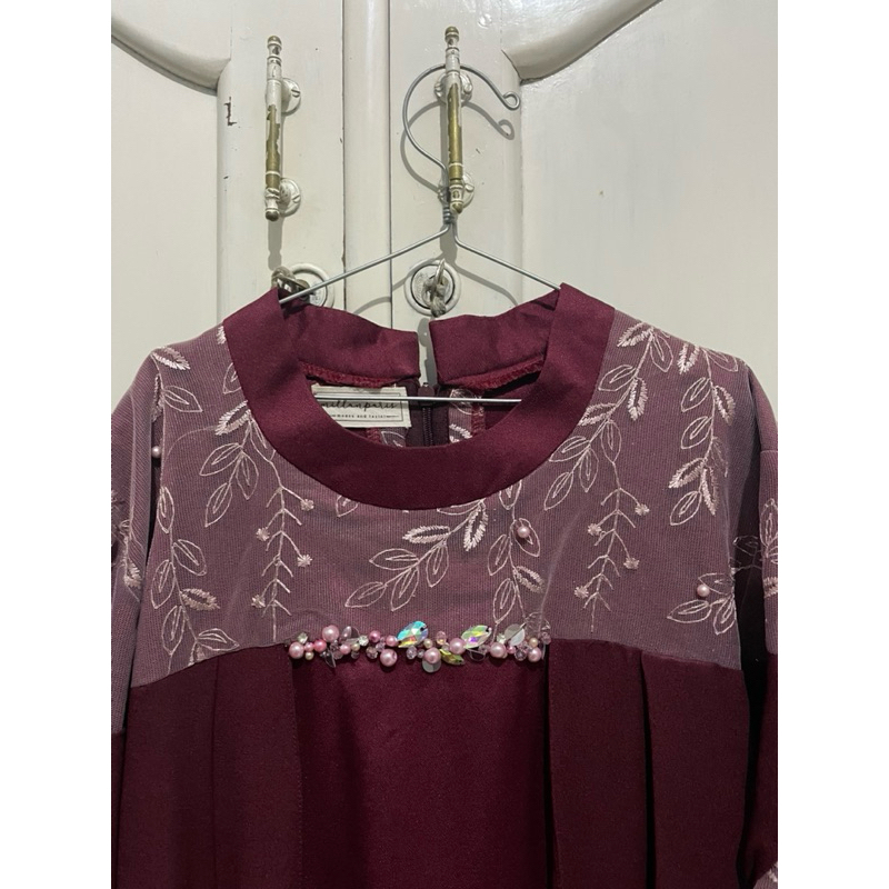 Dress kondangan maroon