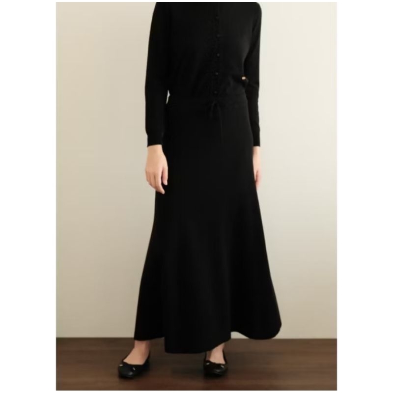 Ready Nana Knit Skirt Black by Nueta