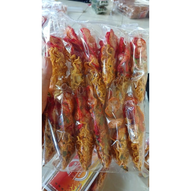 

BLAKMI (SEBLAK DAN MIE) PEDAS daun jeruk Rp 1000 isi 10pcs