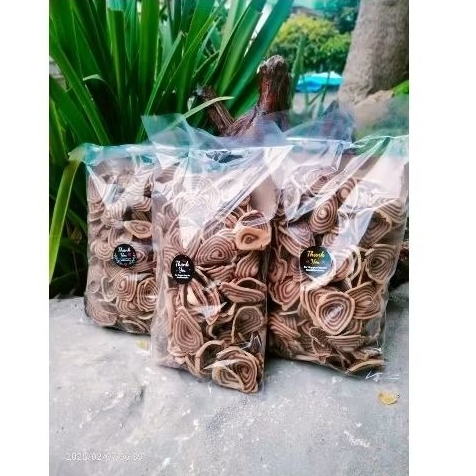 

Kuping Gajah dan Stik Bawang Renyah