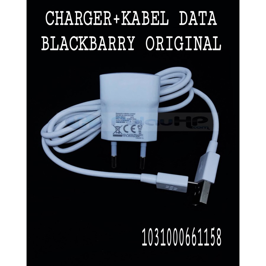 PULAU HP_ CHARGER + KABEL DATA SET BB ( BLACKBERRY ) 9900 BLACK / WHITE