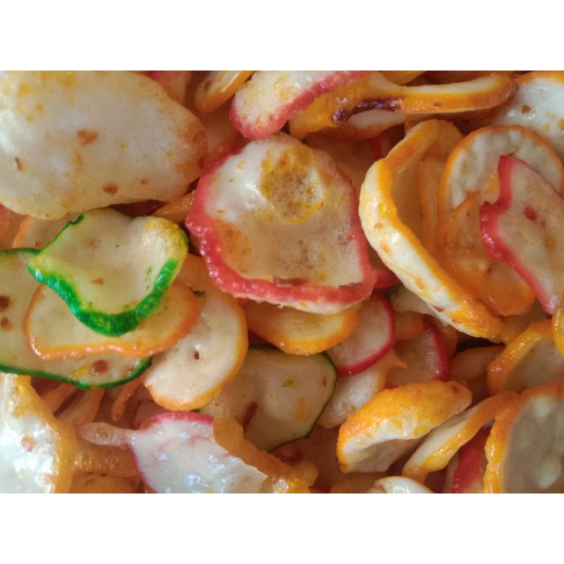 

Kerupuk seblak pedas gurih