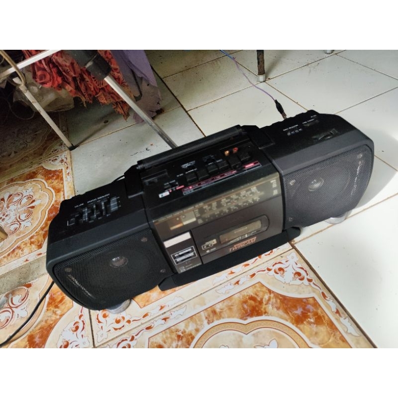Radio Tipe Casset Grand Compo Sharp T351Z Antik langka mempesona suara menggelegar menawan hati