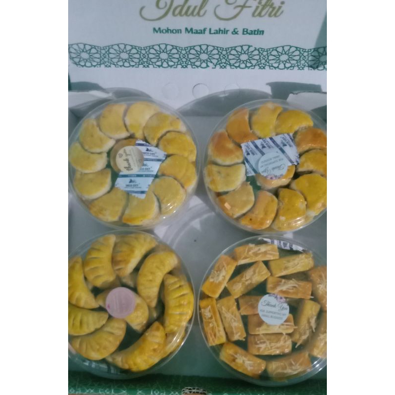 

Paket kue Kering Premium Adani