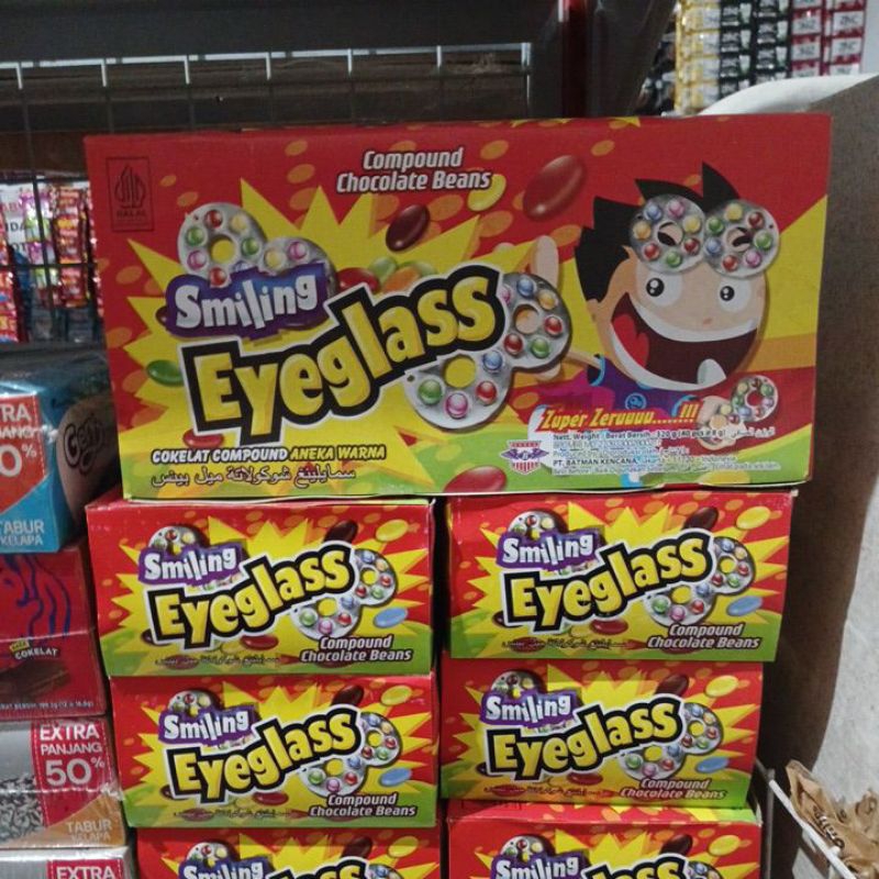 

smiling eyyeglass box isi 40