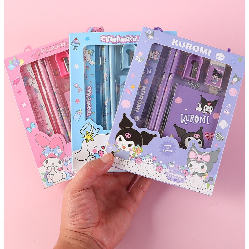 

batamall - STATIONARY SET KOTAK BESAR KARAKTER SANRIO 6 IN 1 #ST137 / ALAT TULIS ANAK / SOUVENIR ACARA HAMPERS KADO ULANG TAHUN ANAK PENSIL BUKU MINI PENGGARIS PERAUT BUKU