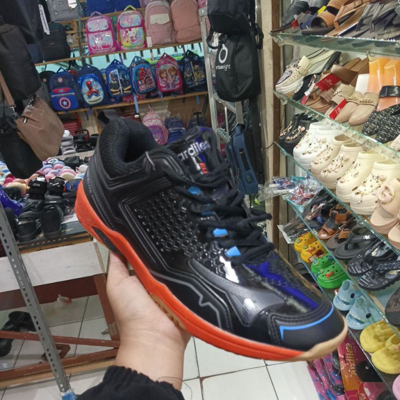 sepatu badminton ardiles BDG Elite hitam