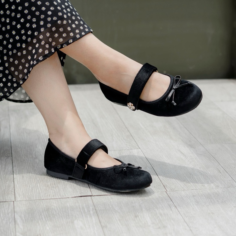 Preloved Dianable Lizzy Flatshoes