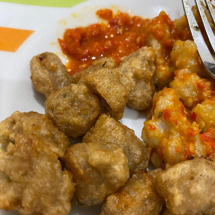 

Pentol Nyunduk Tulang Rangu Goreng Super Pedas isi 15 Pcs