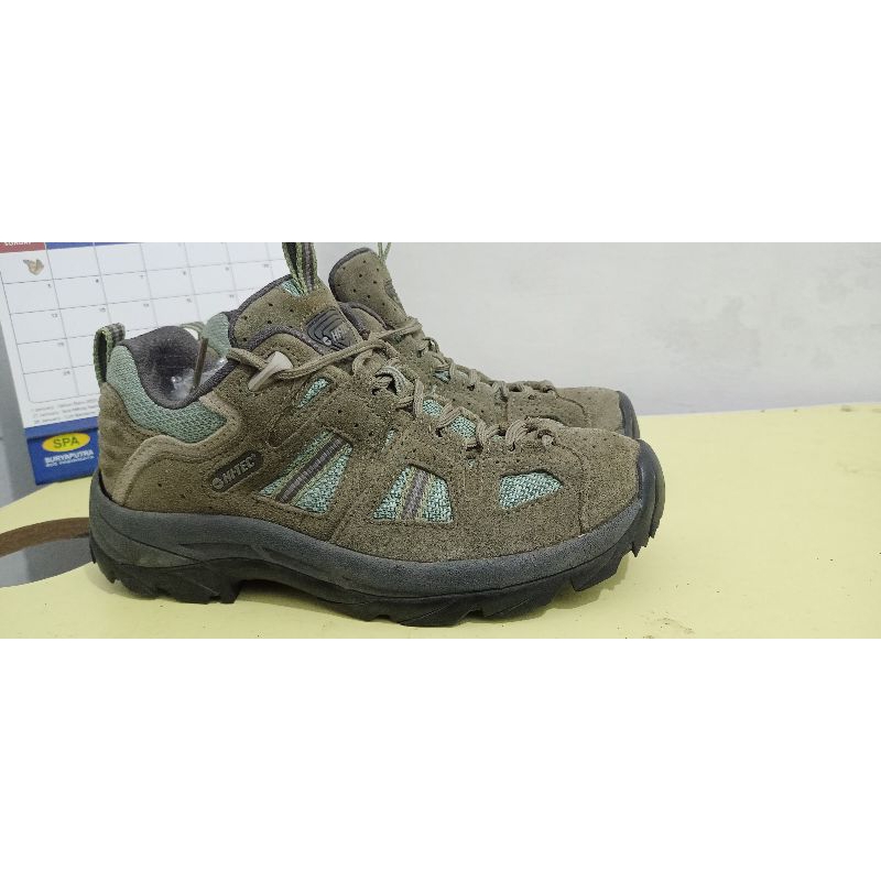 sepatu gunung HI-TEC .size 36/37.  original