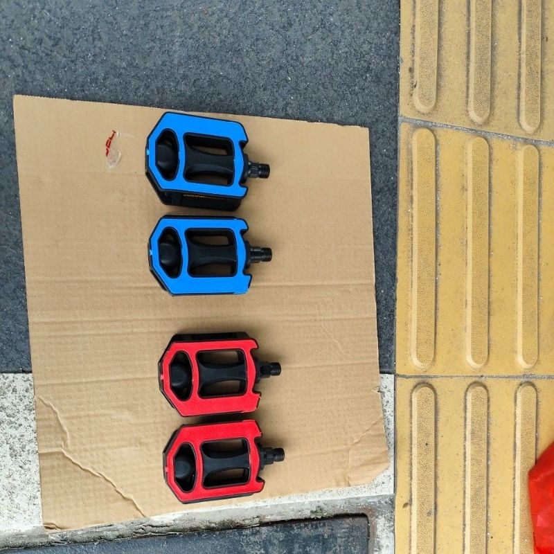 pedal sepeda lapis karet warna gotri