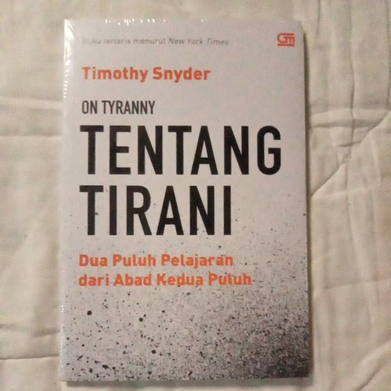 Buku Tentang tirani | Timothy Snyder