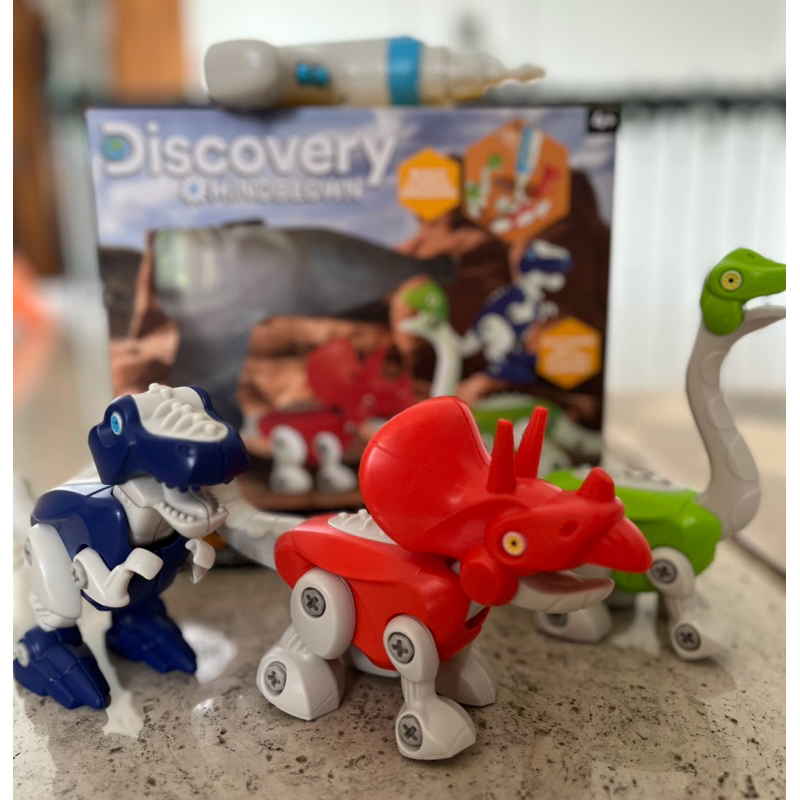 DIY dinosaur construction set by Discovery