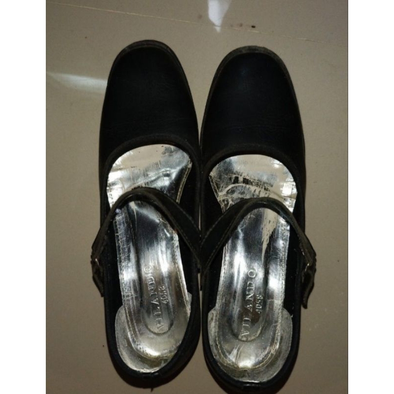 PRELOVED SEPATU SMA PANTOFEL VILANDO HEELS WEDGES TANPA TALI