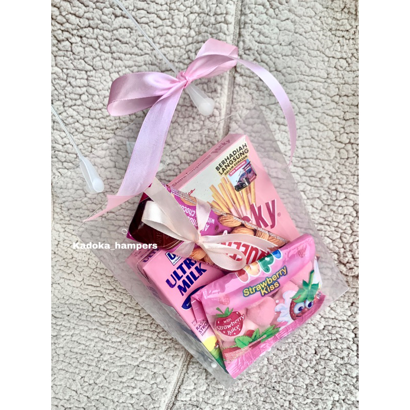 

Kado Valentine Totebag Mika [Cokelat Silverqueen, pocky, ultramilk, yupi]