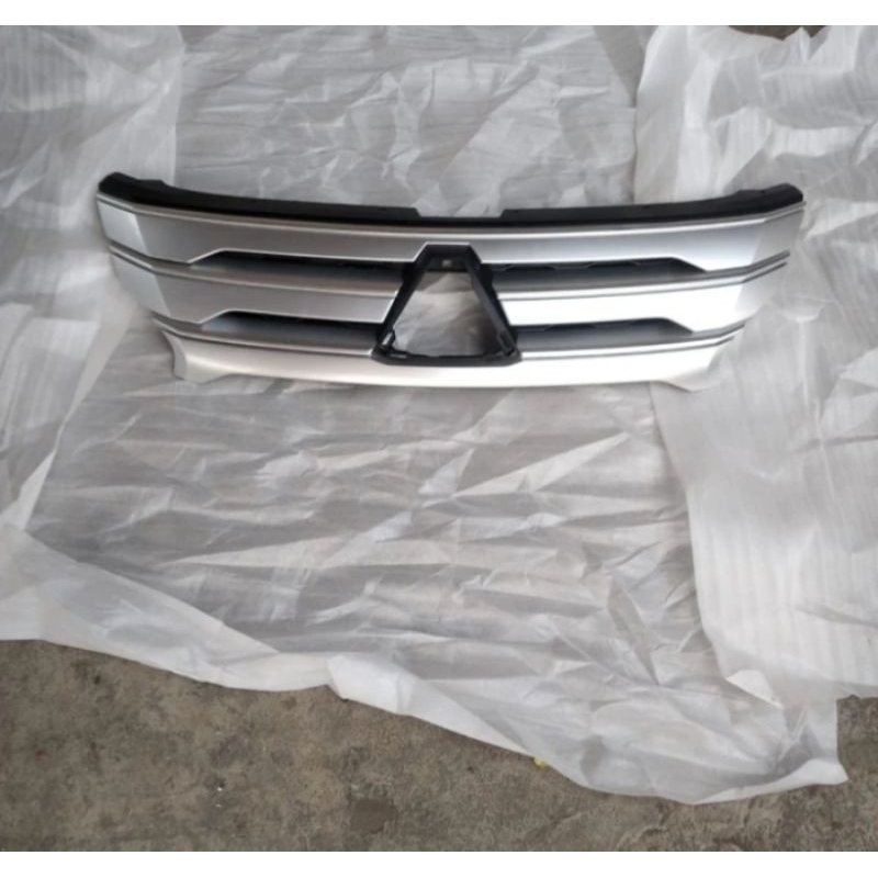 grill radiator Mitsubishi Pajero sport 2021
