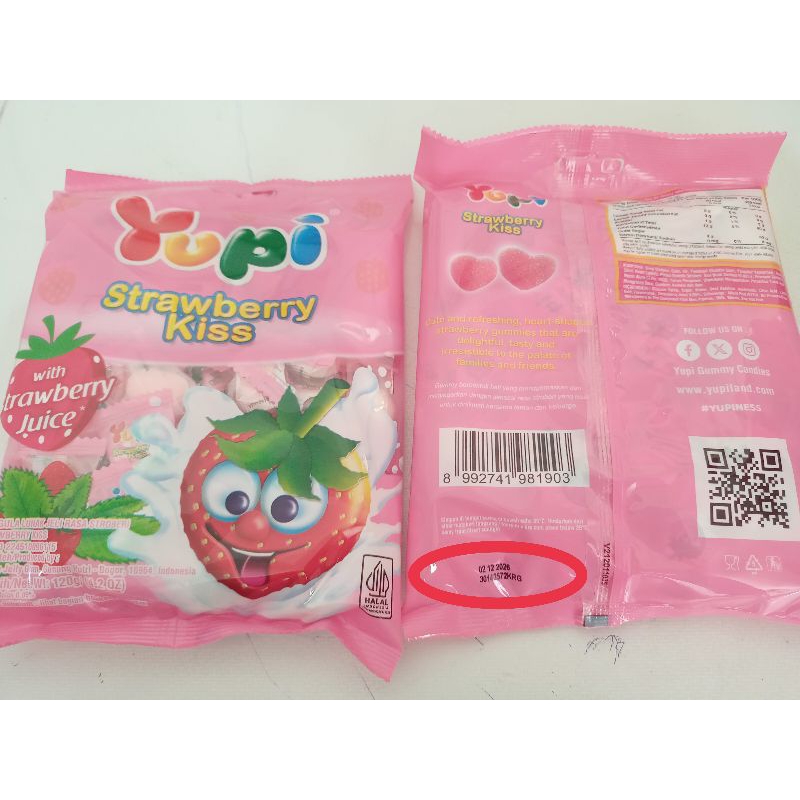 

Permen Yupi Love Stroberry Kiss 120gr isi 48pcs