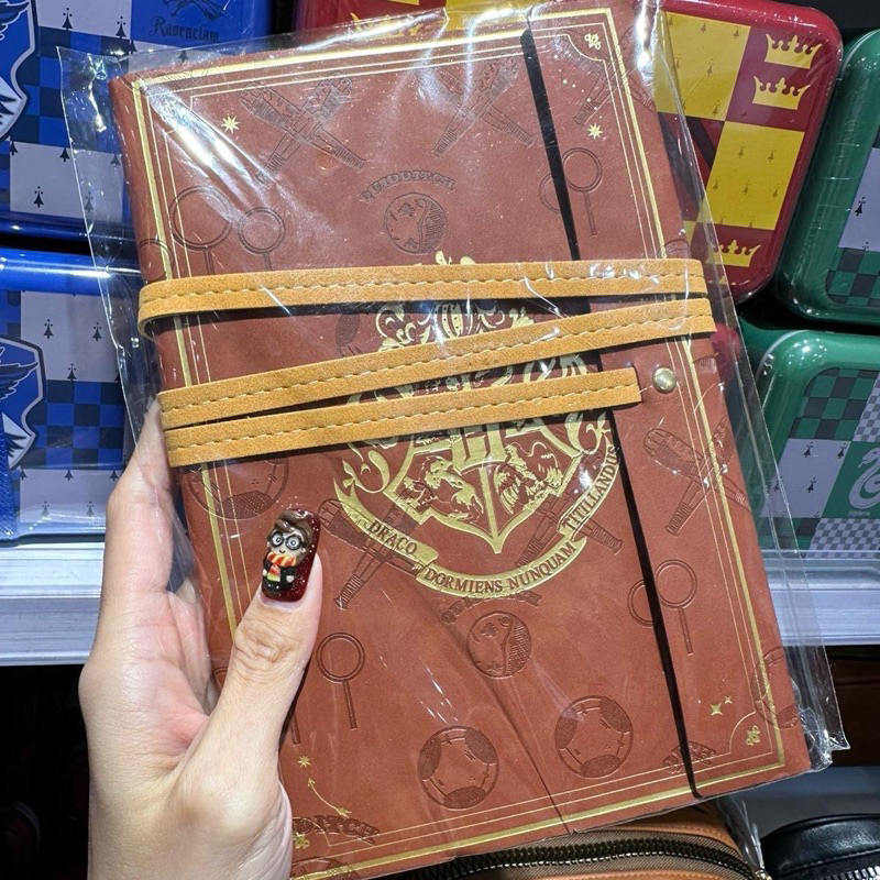 

Miniso Harry Potter A5 PU Gold Stamp Hardcover with Band and Envelope Hardcover Book