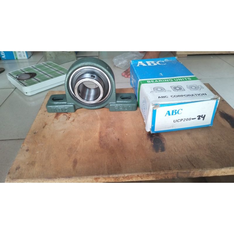 pillow block bearing UCP 208/UCP 208-24