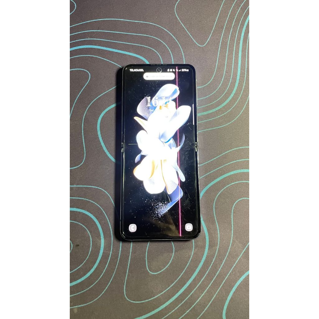 Samsung Galaxy Z-Flip 4 5G 256GB (Bekas)