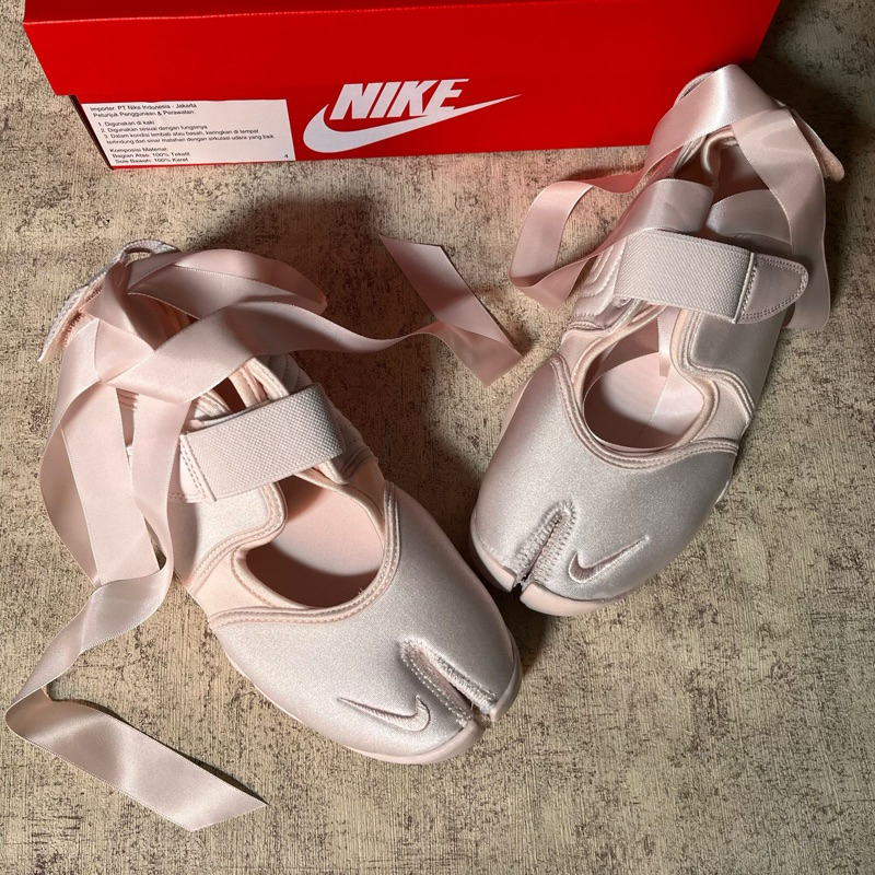 Nike Air Rift PRM Soft Pink Ribbons