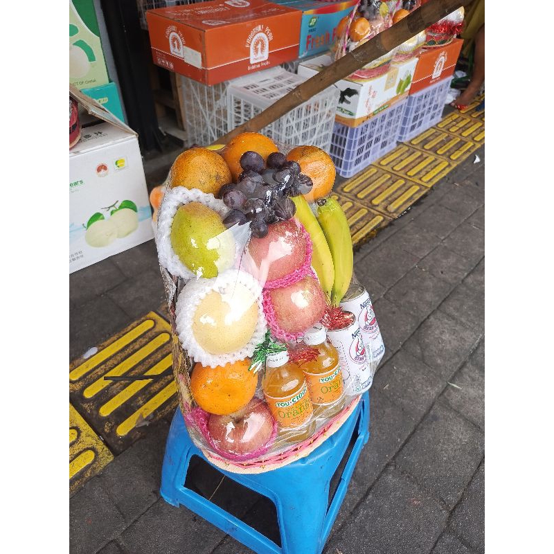 

Xmaster parcel buah/ hampers premium + Mix minuman You C 1000 dan susu bear brand Tipe B