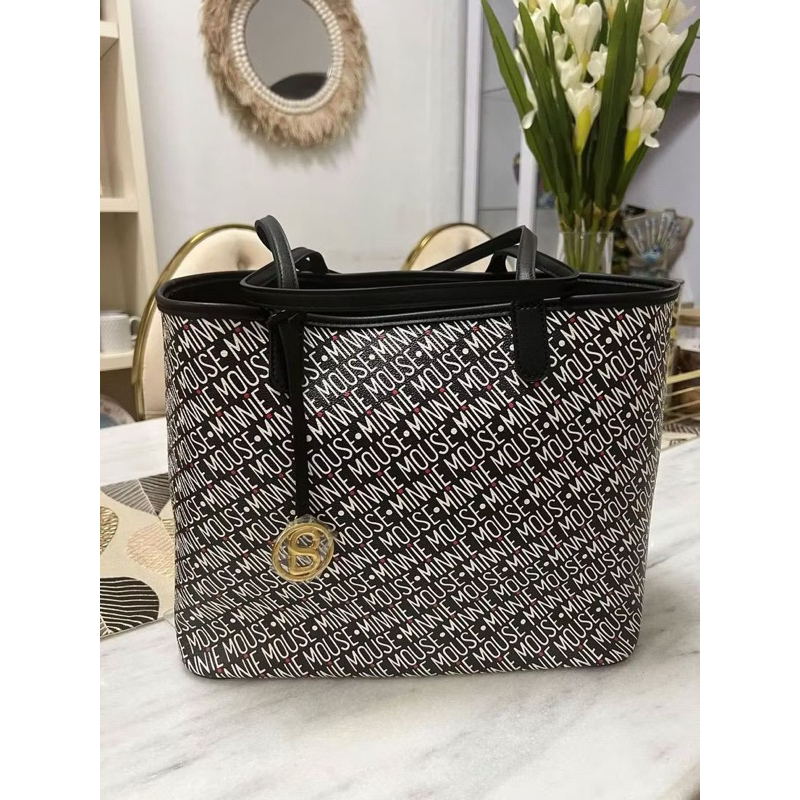 preloved Disney  bag Buttonscarves