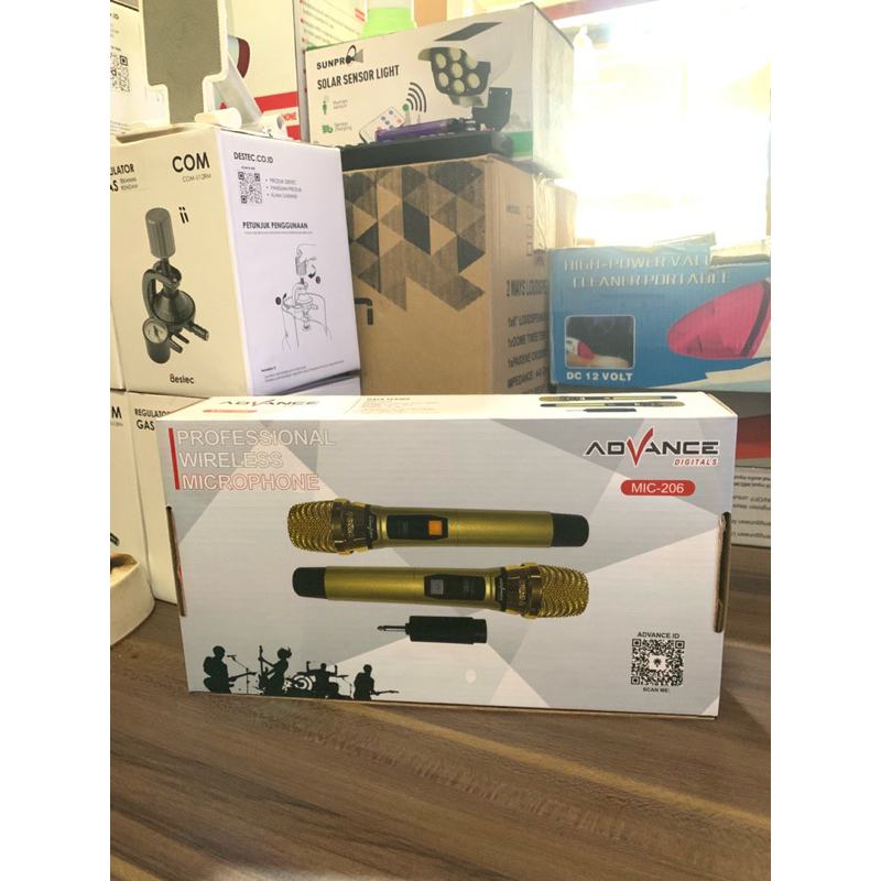 ADVANCE PROFESSIONAL WIRELESS MICROPHONE